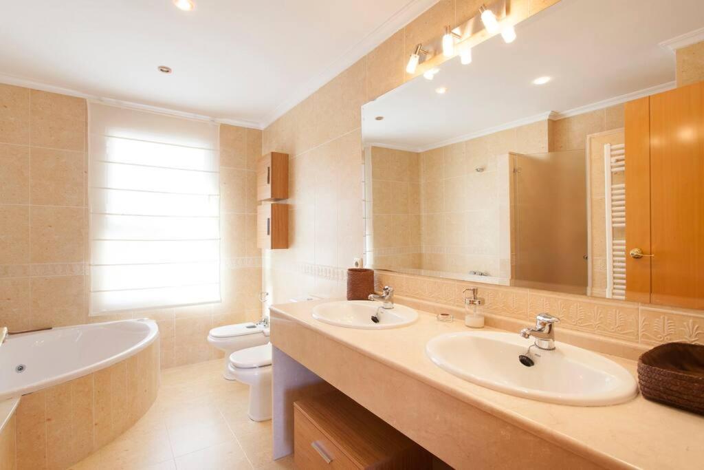 Casa En Valencia, Cerca De Golf, Playas, Moto Gp Villa Bagian luar foto